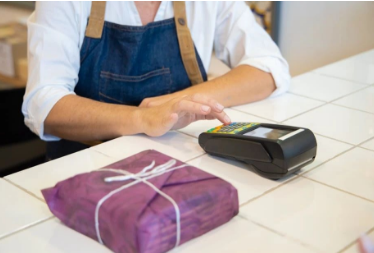 金小宝POS机：提升信用卡额度的三大消费习惯是什么？